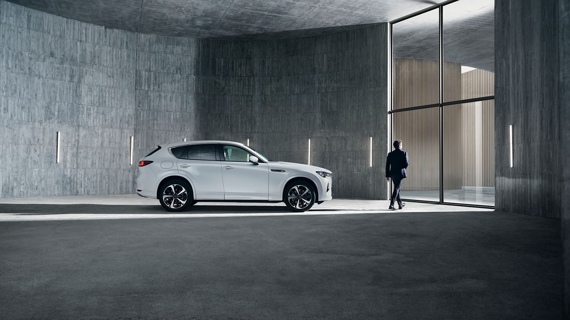 2022 Mazda CX 60 Craftedinjapan Sideshot 48 RHD CMYK 11648X8736 2022 Eur Engl